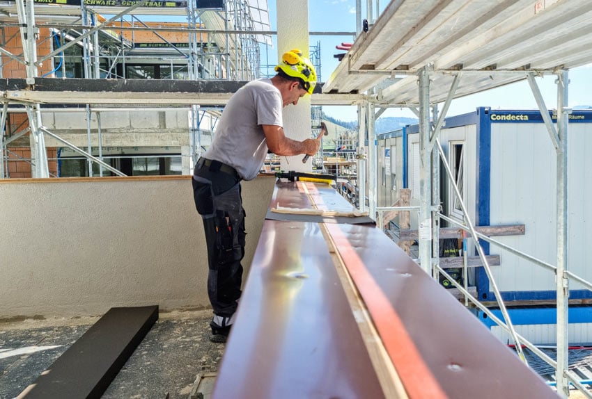 Spengler auf der Baustelle