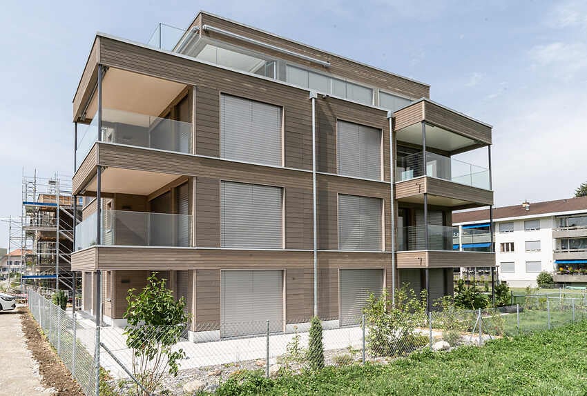 Aussenansicht Mehrfamilienhaus mit Dachterrasse